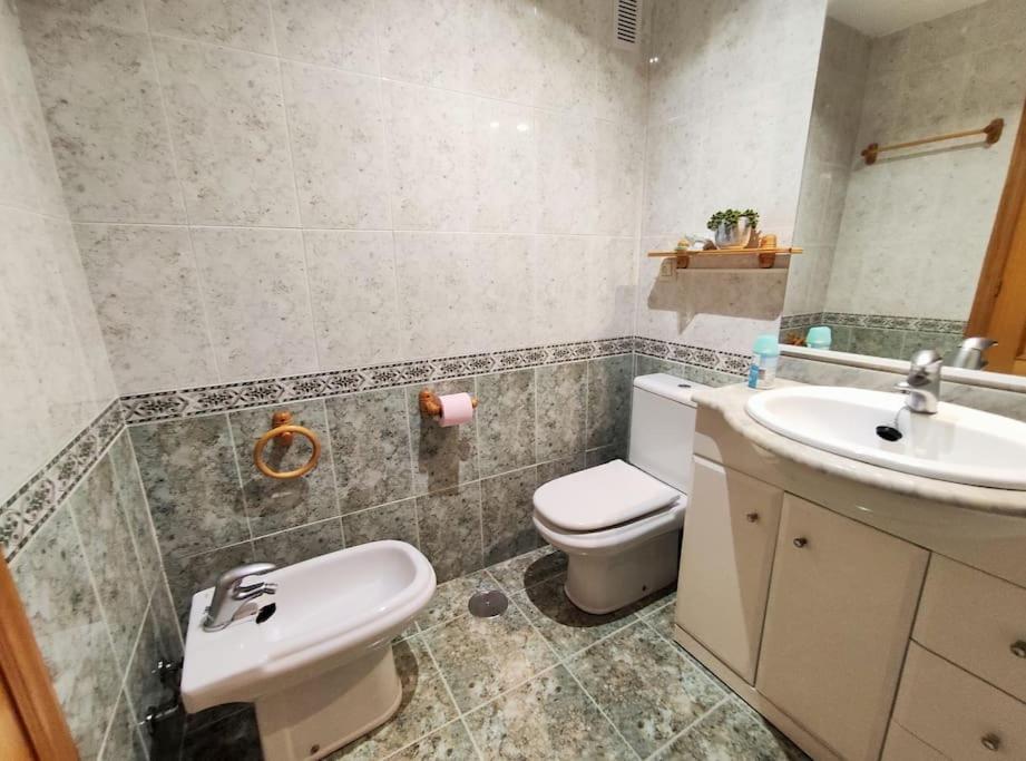 1ª Linea Del Mar 2 Habitaciones 2 Banos, Parking Subterraneo Incluido, Mascotas إل كامبيلو المظهر الخارجي الصورة